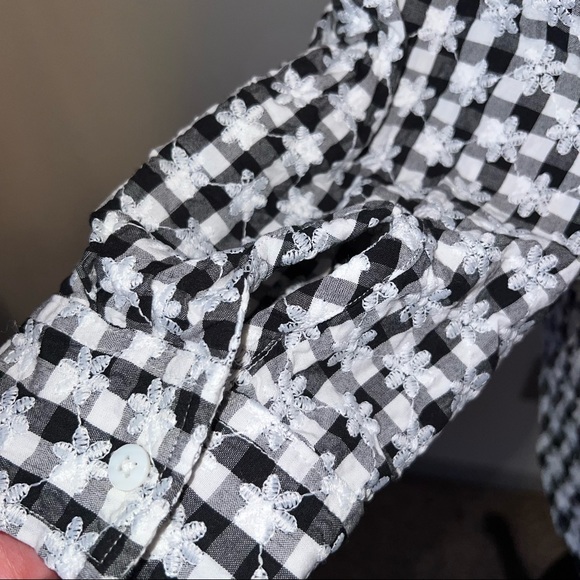 SnoSkins Black and White Button up Top XL - Picture 6 of 13